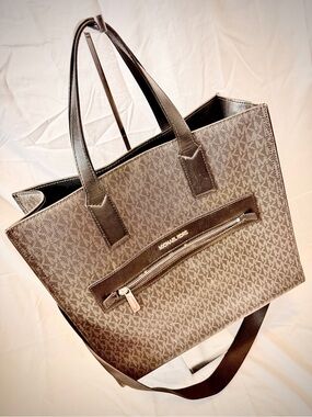 Michael Kors Black Signature Tote Bag